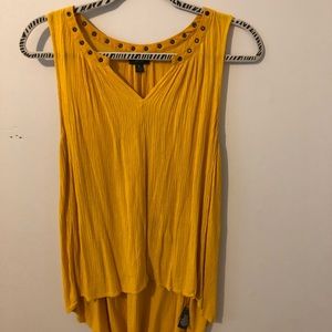 yellow flowy tank top !